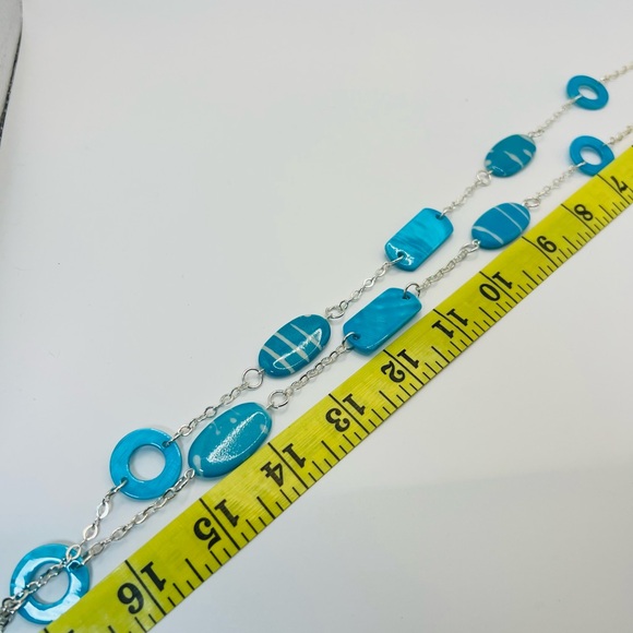 Chic Turquoise and Silver Necklace - Picture 3 of 3